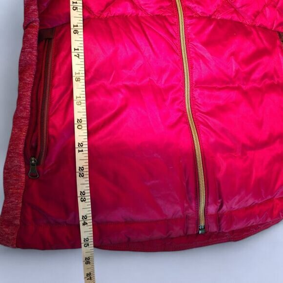 Lululemon‎ Down For A Run Vest in Berry Rumble - Size 8 - Picture 9 of 9